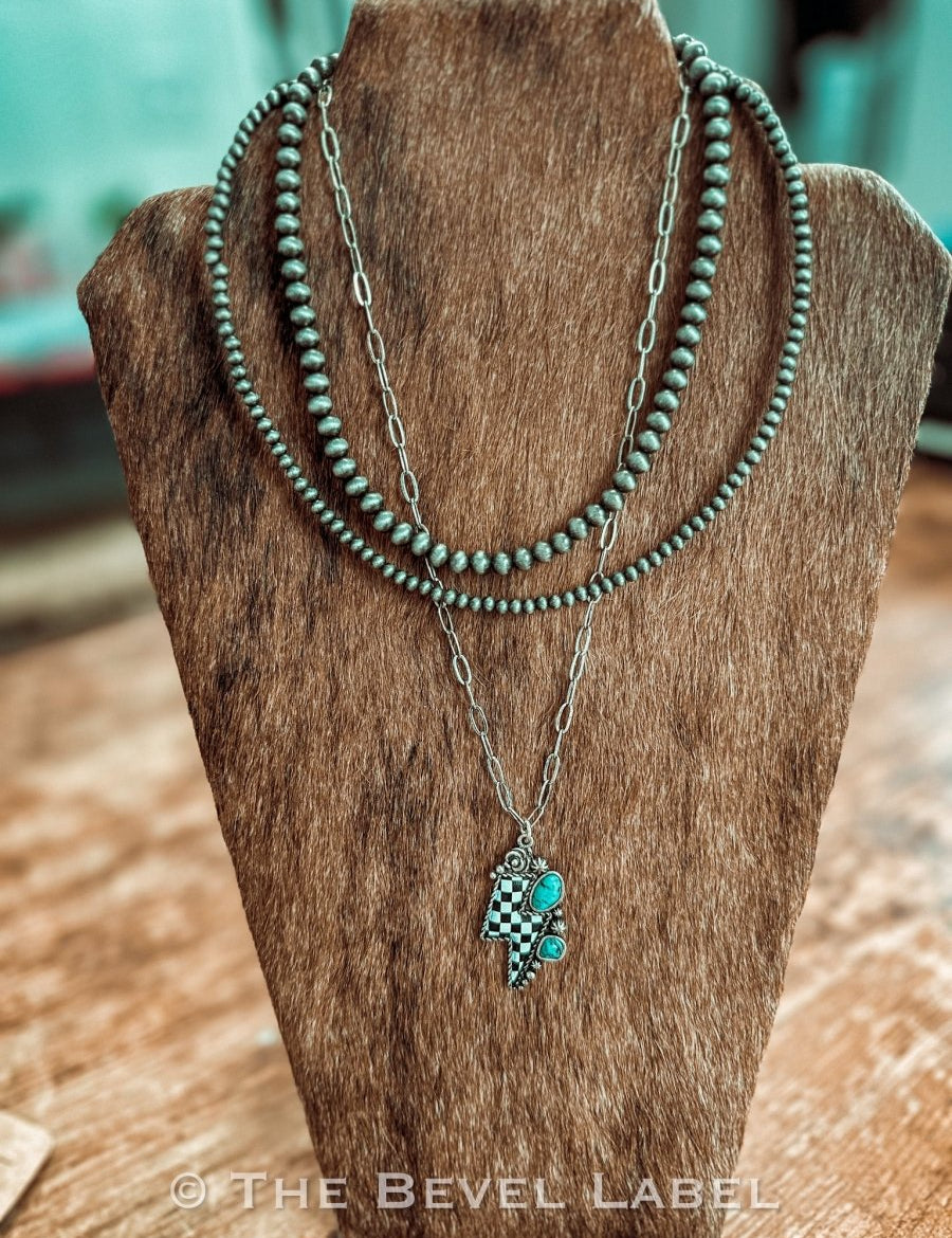 Savannah Bolt Necklace | necklace | Savannah Bolt Necklace