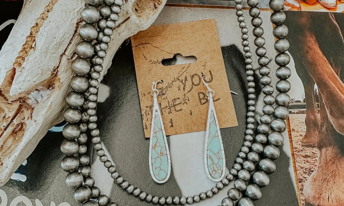 Western Pearl Layered Shorty Necklace | necklace |